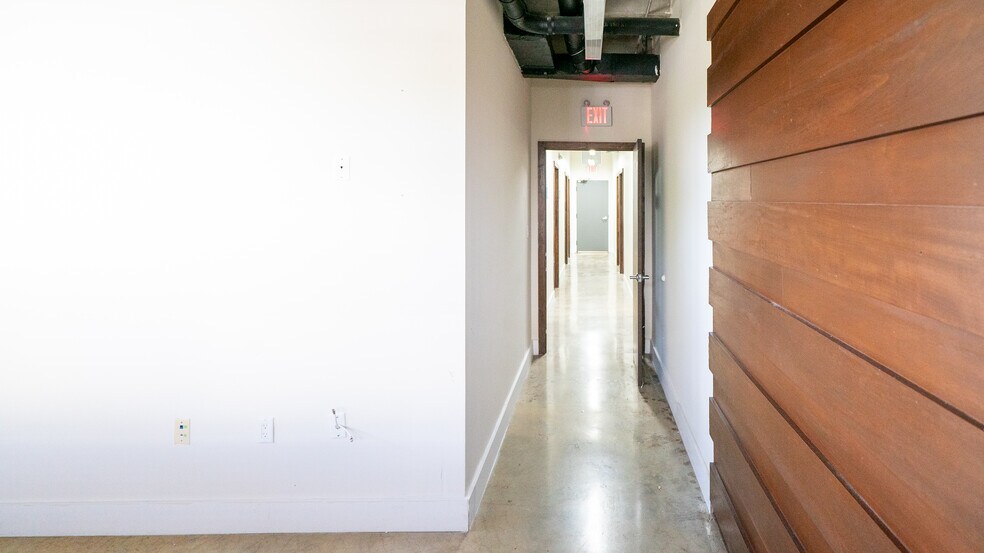 More Photos Of 1125 NE 125th St, North Miami Office For Lease