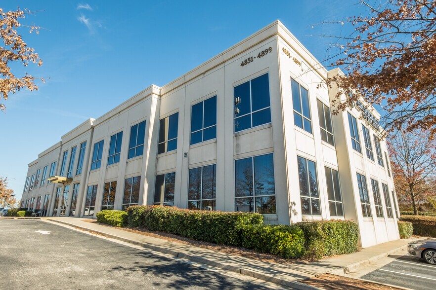More Photos Of 4851-4899 Bill Gardner Pky, Locust Grove Medical For Lease