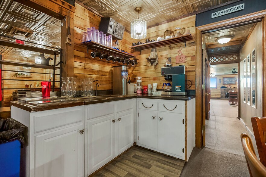 More Photos Of 24200 MO-45, Rushville Flex For Sale