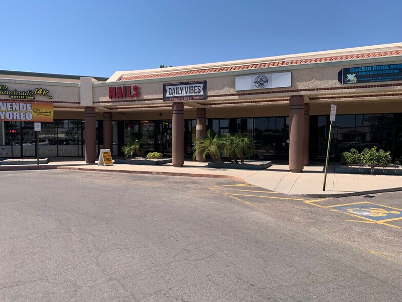 More Photos Of 855 W University Dr, Mesa Storefront For Lease