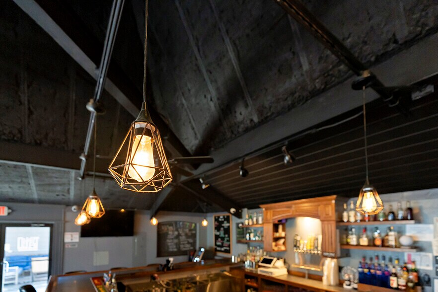 More Photos Of 101 W Monroe St, Carbondale General Retail For Sale