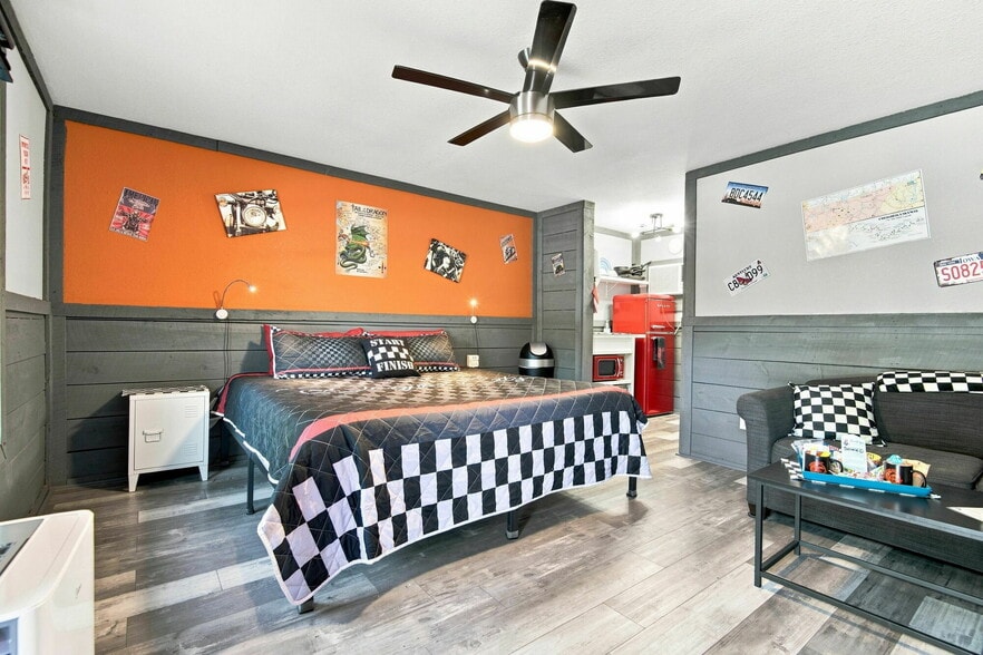 More Photos Of 4407 Calderwood Hwy, Maryville Hotel For Sale