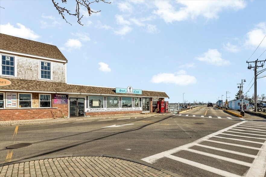 More Photos Of 317-319 Commercial St, Provincetown Restaurant For Lease