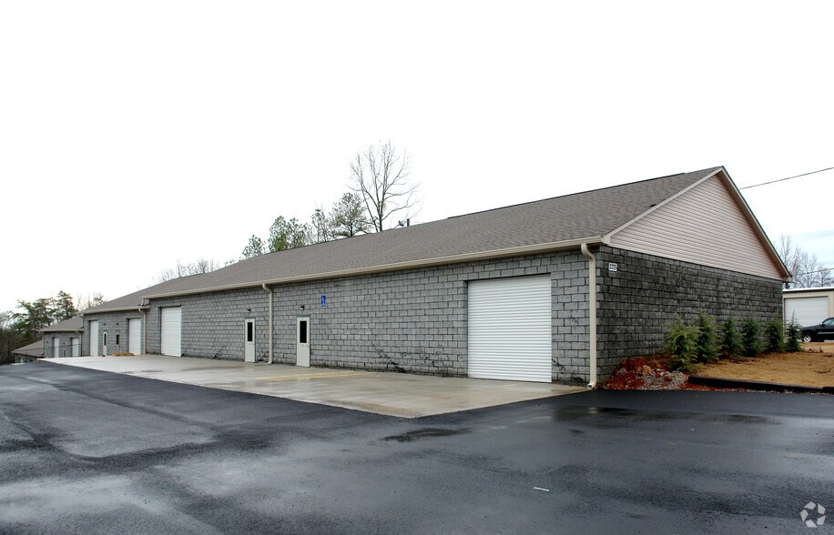 More Photos Of 2275 Jason Industrial Pky, Douglasville Warehouse For Sale