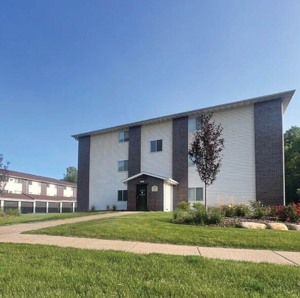 Primary Photo Of 2807 Lincoln Way, Sioux City Apartments For Sale