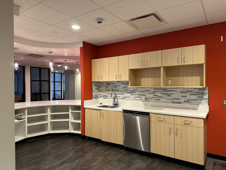 More Photos Of 80 State St, Albany Office For Lease