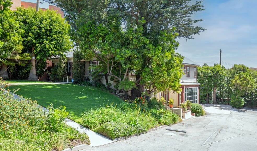 More Photos Of 8282 W Sunset Blvd, West Hollywood Office For Sale