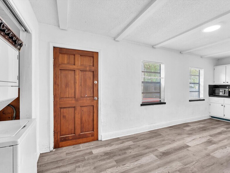 More Photos Of 1932 Dewey St, Hollywood Land For Sale