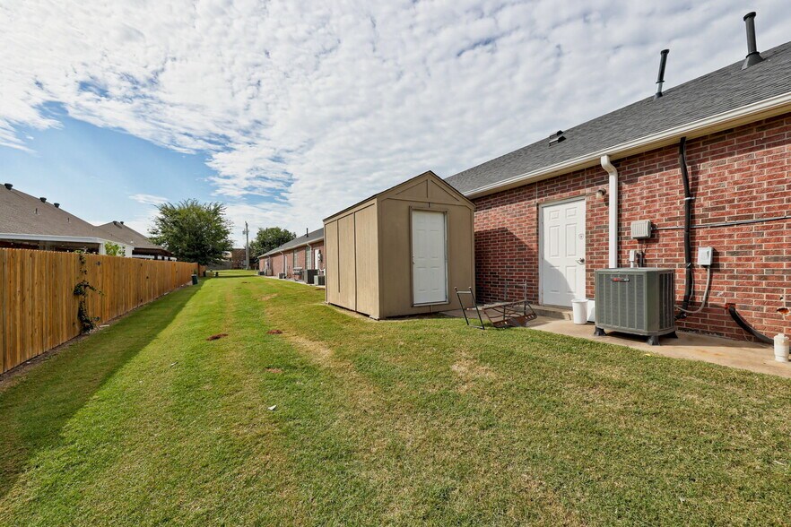 More Photos Of 500 N Financial Ter, Mustang Medical For Sale