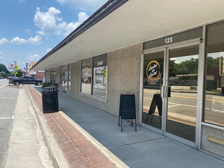 More Photos Of 123 S Laurel St, Springfield Storefront Retail Office For Sale