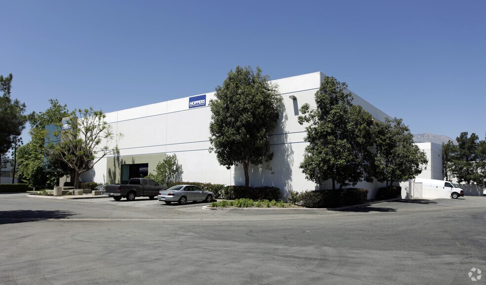 More Photos Of 8827 Rochester Ave, Rancho Cucamonga Warehouse For Lease