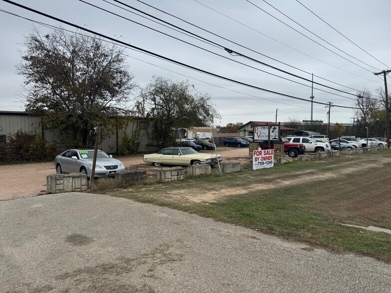More Photos Of 6505 Highway 79, Hutto Auto Dealership For Sale