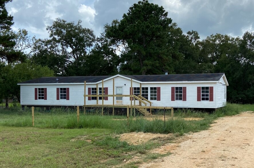 More Photos Of 101 County Road 2341, Dayton Apartments For Sale