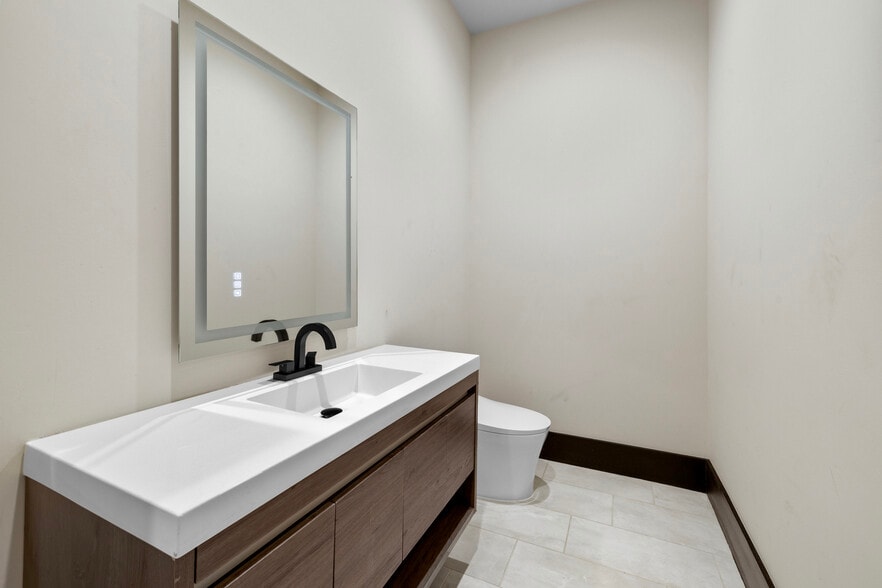 More Photos Of 2401 Greenglade Rd NE, Atlanta Specialty For Sale
