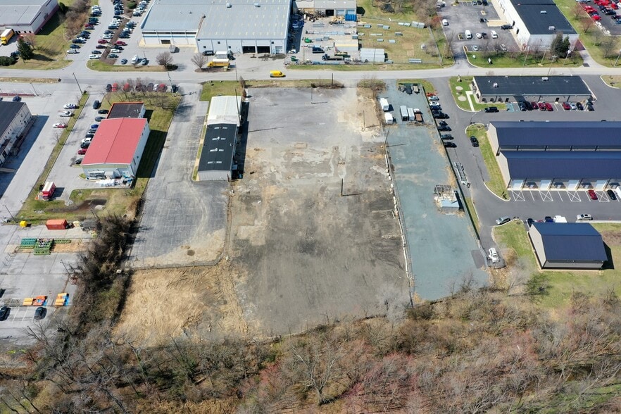 More Photos Of 9 Bellecor Dr, New Castle Warehouse For Lease