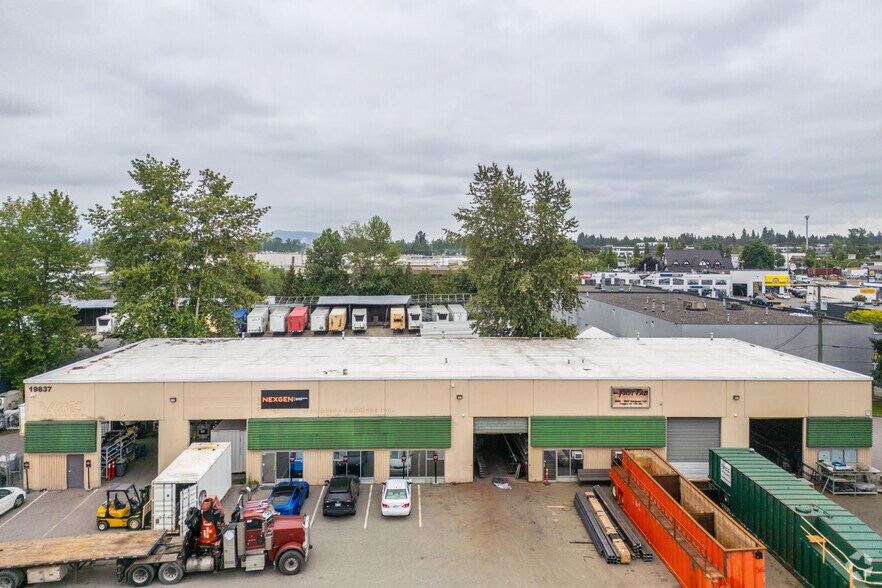 More Photos Of 19837 Telegraph Trl, Langley Twp Service For Sale