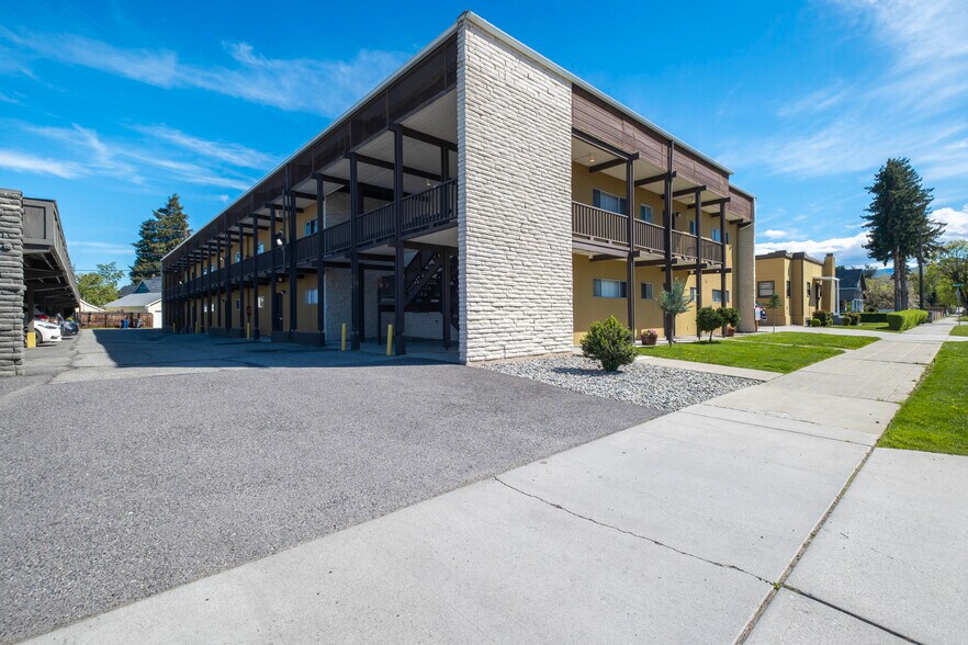 More Photos Of 211 N Delaware Ave, Wenatchee Apartments For Sale