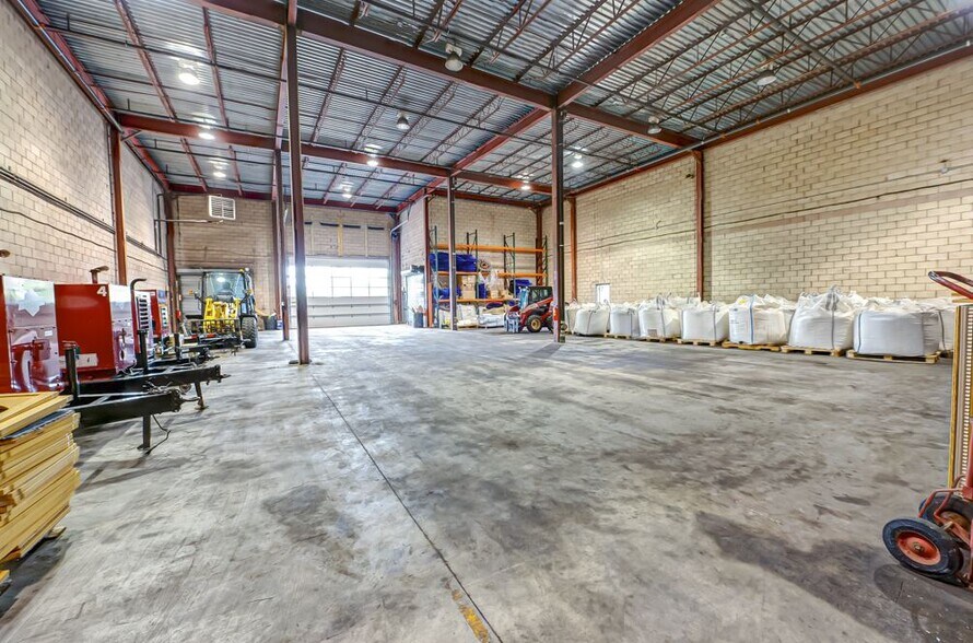 More Photos Of 185 Route 109, West Babylon Warehouse For Sale