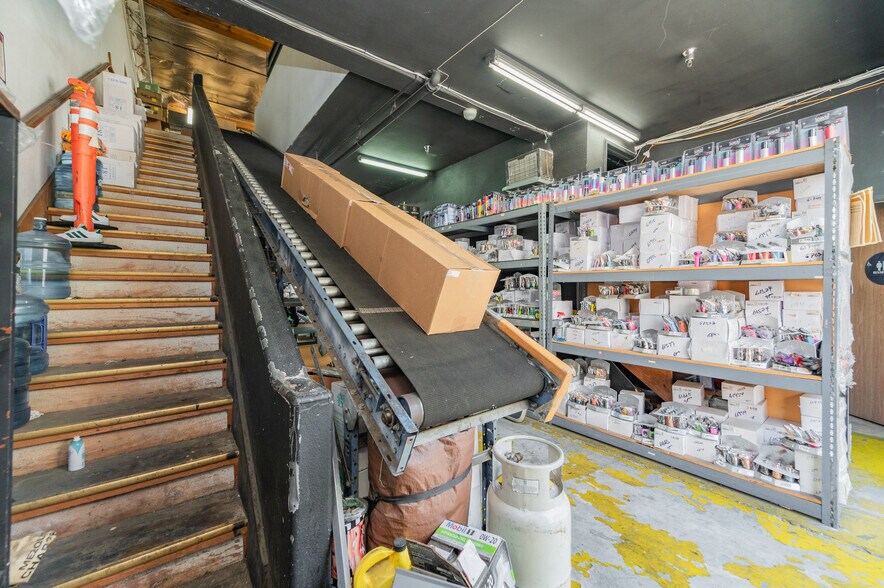 More Photos Of 462-472 E 4th St, Los Angeles General Retail For Sale