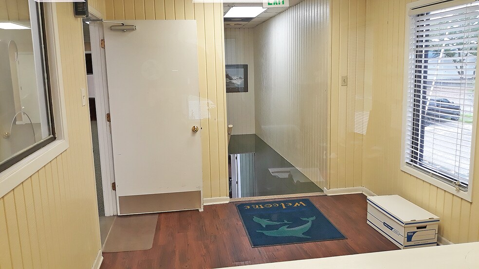 More Photos Of 4521 Higgins Rd, Mobile General Retail For Lease