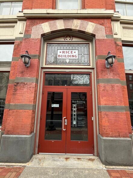 More Photos Of 216 River St, Troy Office For Lease