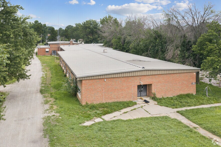 More Photos Of 111 W College Ave, Shelbina Schools For Sale