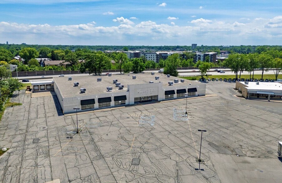 Primary Photo Of 4485 Monroe St, Toledo Freestanding For Lease