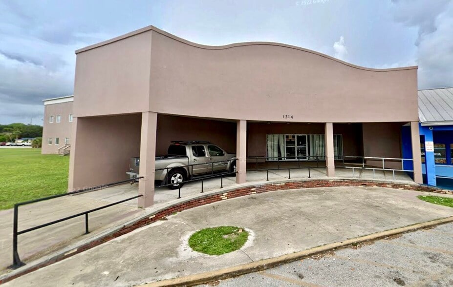 More Photos Of 1314 Dixon Blvd, Cocoa General Retail For Sale