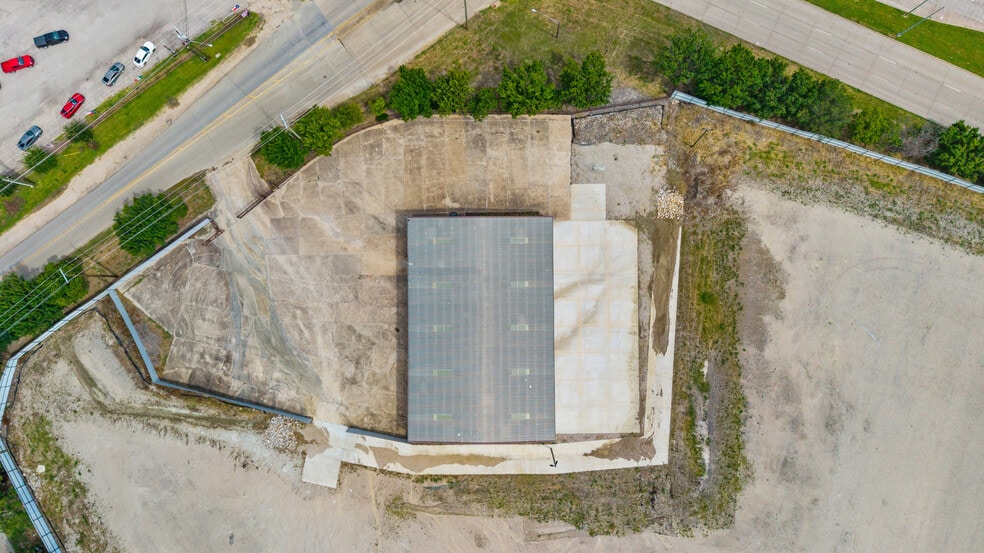 More Photos Of 5956 W Jefferson Blvd, Dallas Distribution For Lease