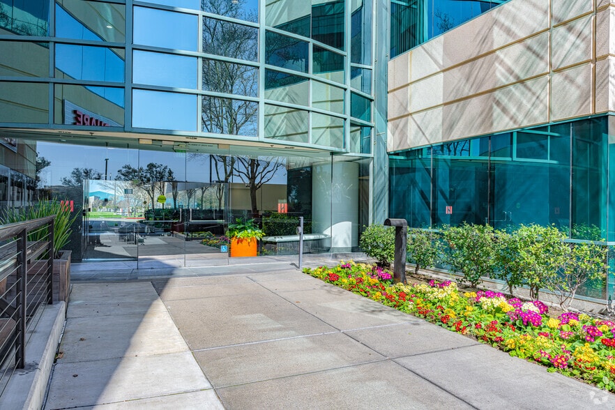 More Photos Of 2180 Harvard St, Sacramento Office For Lease