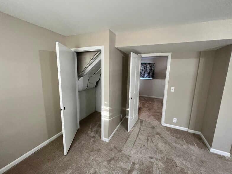 More Photos Of 260 Calumet St, Oswego Office For Sale