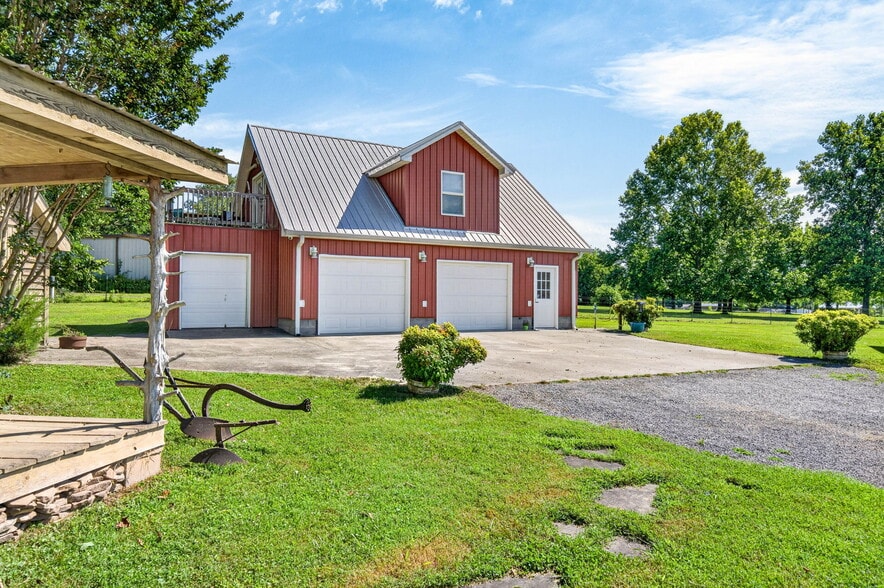 More Photos Of 105 Foothills Rd, Pikeville Multifamily For Sale