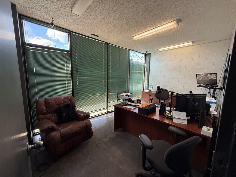 More Photos Of 624 Beaver Dam Rd NE, Calgary Warehouse For Sale