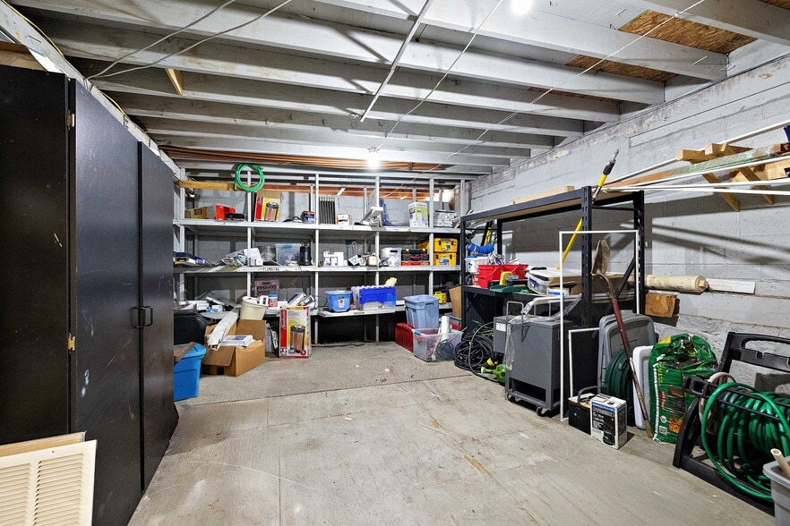 More Photos Of 2400 W 4th St, Wilmington Office For Sale