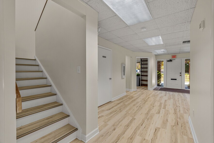 More Photos Of 35-37 Tamarack Cir, Skillman Medical For Lease