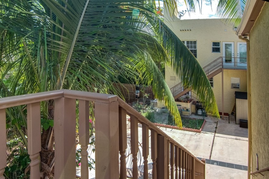More Photos Of 2630 Natoma St, Coconut Grove Apartments For Sale