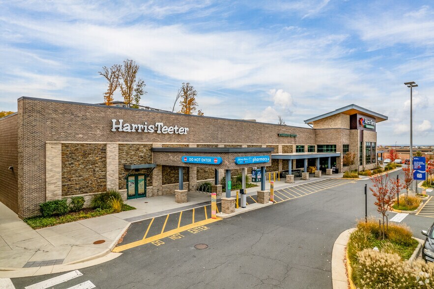 More Photos Of 21435 Epicerie Plz, Sterling Unknown For Lease