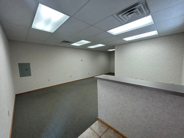More Photos Of 1820 Post Rd, Plover Storefront Retail Office For Lease
