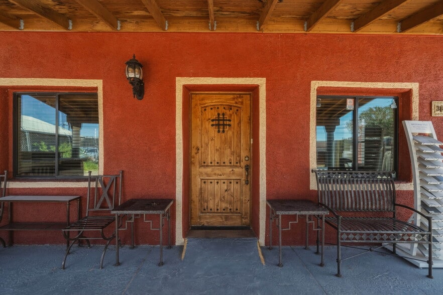 More Photos Of 3835 E Technical Dr, Tucson Warehouse For Lease