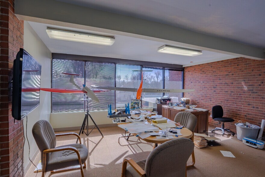 More Photos Of 24 9th Ave, Longmont Office For Sale