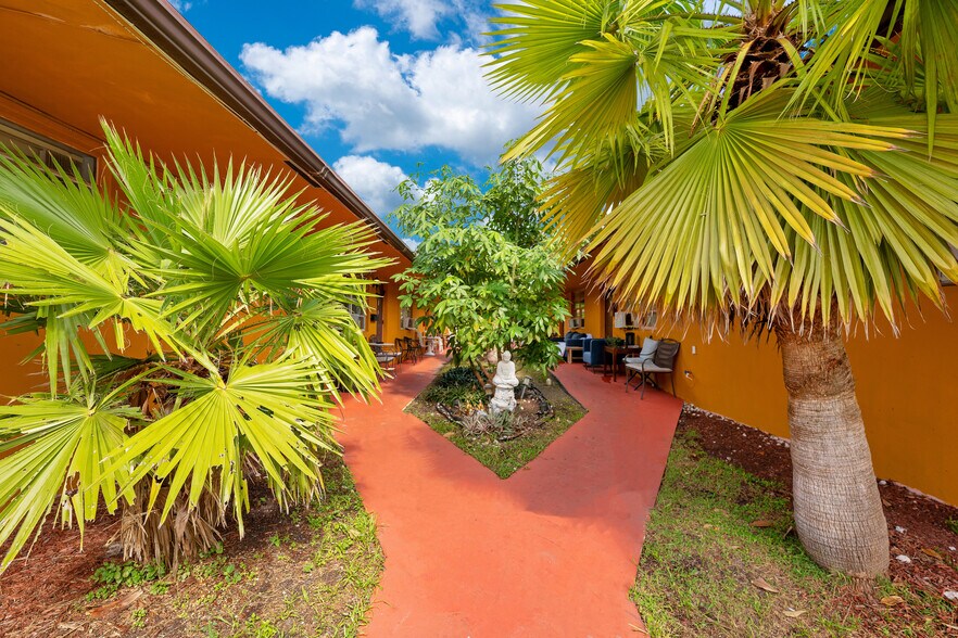 More Photos Of 129-131 SE 5th St, Hallandale Beach Multifamily For Sale