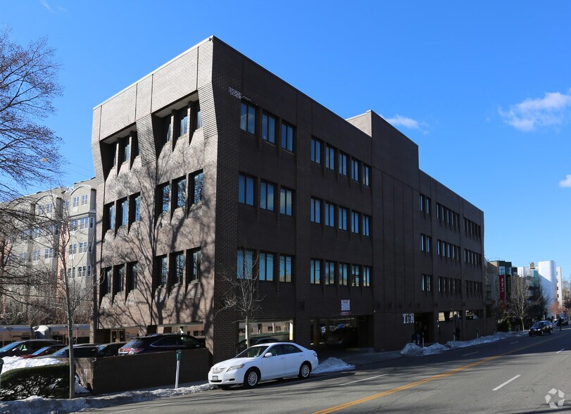More Photos Of 10 Cuttermill Rd, Great Neck Office For Lease