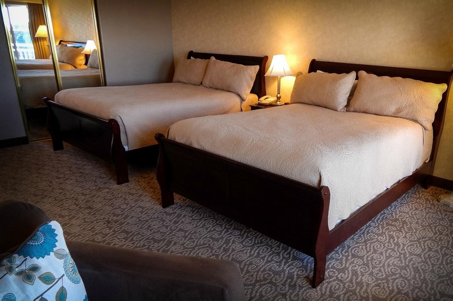 More Photos Of 1005 S Main St, Fort Bragg Hotel For Sale