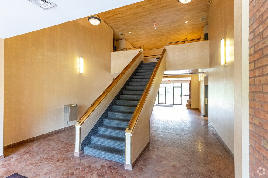 More Photos Of 2600 Boyce Plaza Rd, Pittsburgh Office For Lease