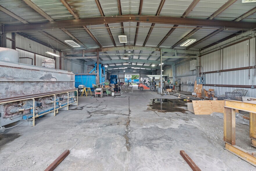 More Photos Of 5354 1st St, Katy Warehouse For Lease
