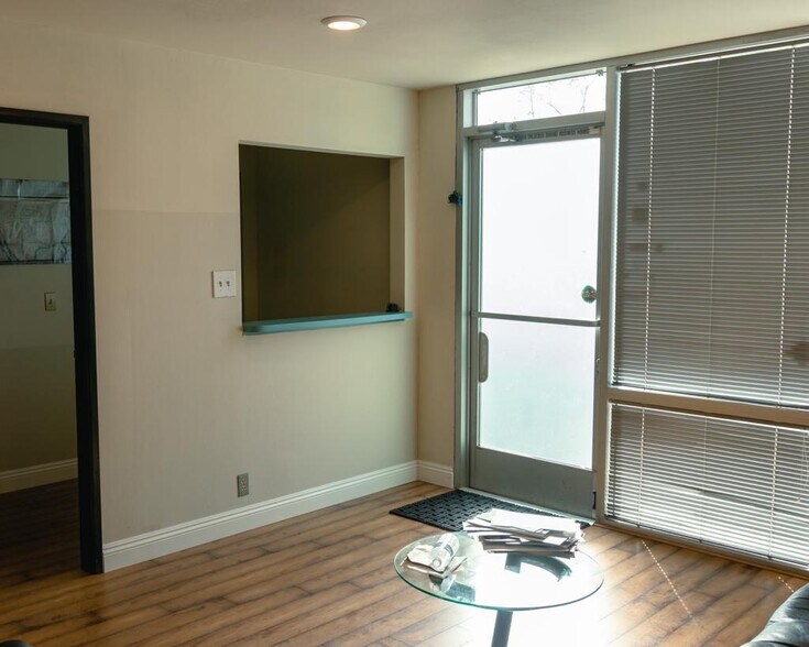 More Photos Of 189 Gentry St, Pomona Warehouse For Lease
