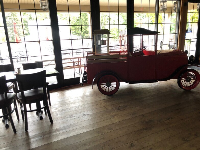 More Photos Of 5381 Abbott Rd, Hamburg Restaurant For Sale