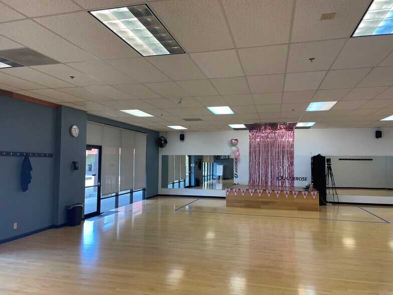 More Photos Of 9957-10089 SW Nimbus Ave, Beaverton Unknown For Lease