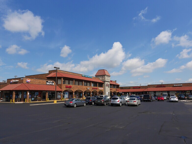 More Photos Of 229 W Grand Ave, Bensenville General Retail For Lease
