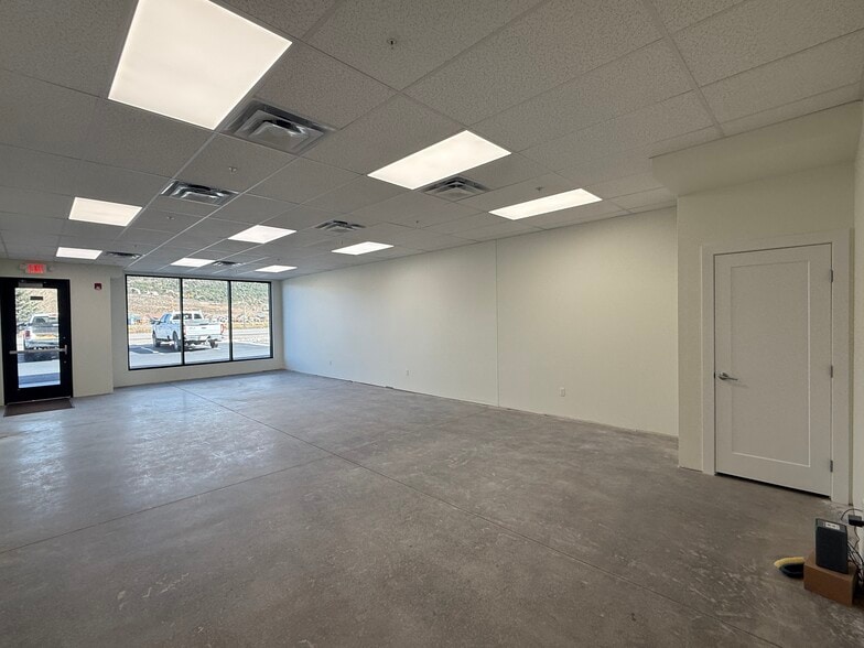 More Photos Of 205 Jasper Pl, Ridgway General Retail For Sale